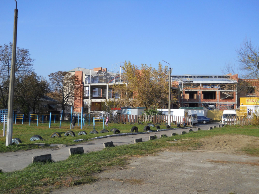 Photo under construction - Retail store with underground parking Kovel Ukraine - Commercial projects - Projects - Parchitects title